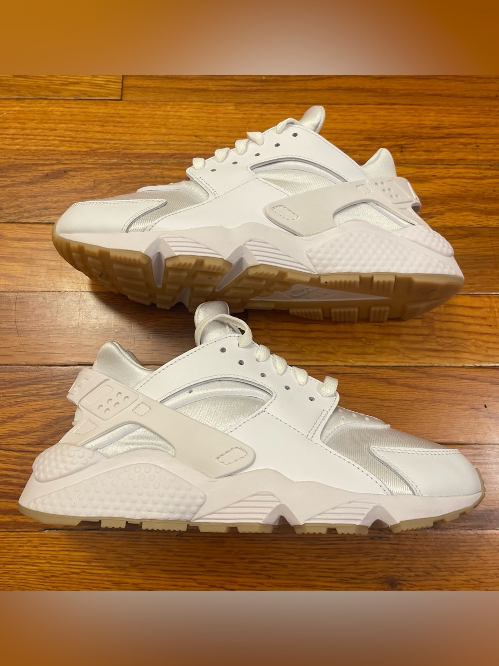 Nike air huaraches White cream Sneakers